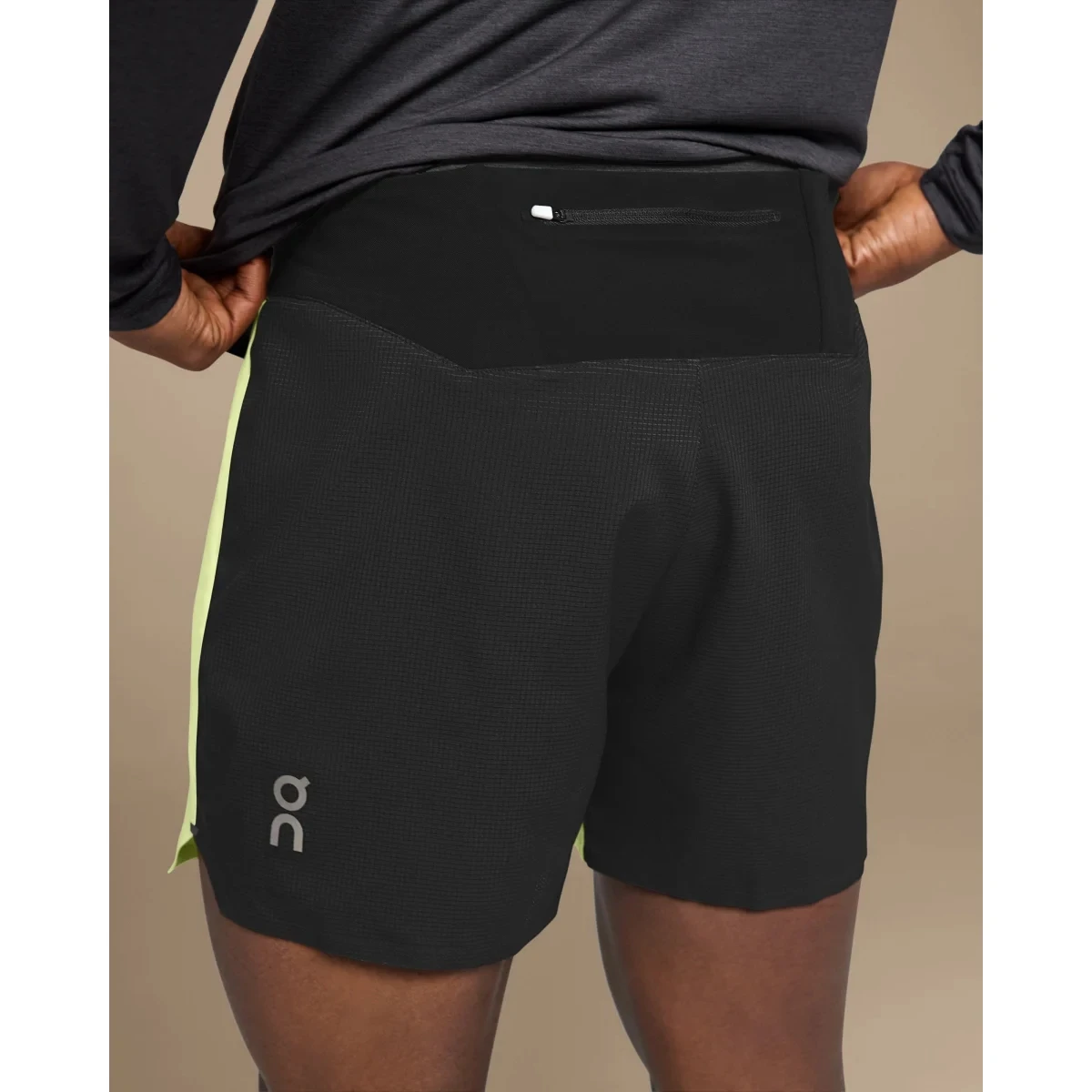 On Running On 5 Inch Lightweight Shorts Heren Hardloopshort - Hay & Black 5 On Running On 5 Inch Lightweight Shorts Heren Hardloopshort - Hay & Black - Afbeelding 3