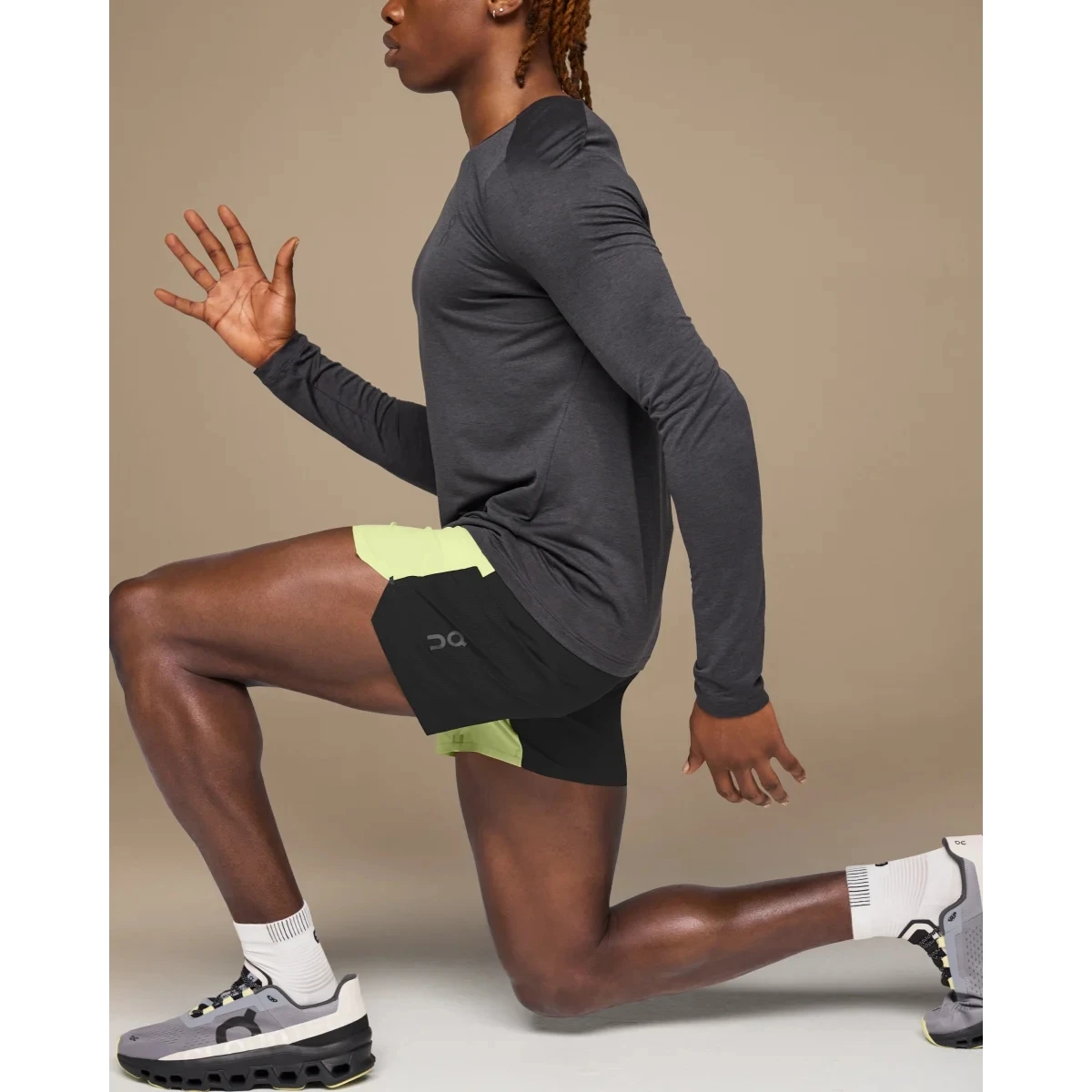 On Running On 5 Inch Lightweight Shorts Heren Hardloopshort - Hay & Black 6 On Running On 5 Inch Lightweight Shorts Heren Hardloopshort - Hay & Black - Afbeelding 4