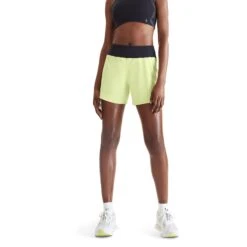 On Running On 5 Inch Running Shorts Dames Hardloopshort - Hay & Black -On Running Winkel on 5 inch running shorts women hay black 2 1531888