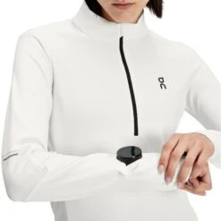 On Running On Climate Dames Shirt Met Lange Mouwen - Undyed-White 14 On Running On Climate Dames Shirt Met Lange Mouwen - Undyed-White -On Running Winkel on climate shirt women undyed white 4 1425615