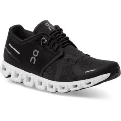 On Running On Cloud 5 Damesschoenen - Black & White -On Running Winkel on cloud 5 women running shoe black white 6 1143318