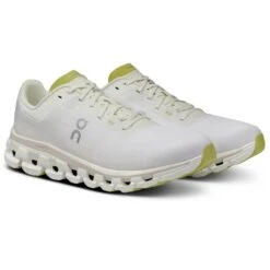 On Running On Cloudflow 4 Heren Hardloopschoenen - White & Sand