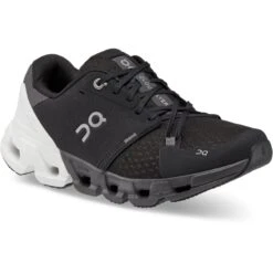 On Running On Cloudflyer 4 Dames Hardloopschoenen - Black & White 13 On Running On Cloudflyer 4 Dames Hardloopschoenen - Black & White -On Running Winkel on cloudflyer 4 women running shoe black white 6 1324030 1