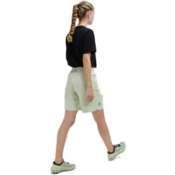 On Running On Explorer Shorts Dames Wandelbroek - Vine -On Running Winkel on explorer shorts women vine 3 1151026