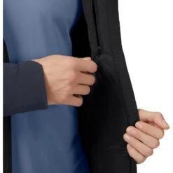 On Running On Insulator Jacket - Black & Navy 23 On Running On Insulator Jacket - Black & Navy -On Running Winkel on insulator jacket black navy 9 949977