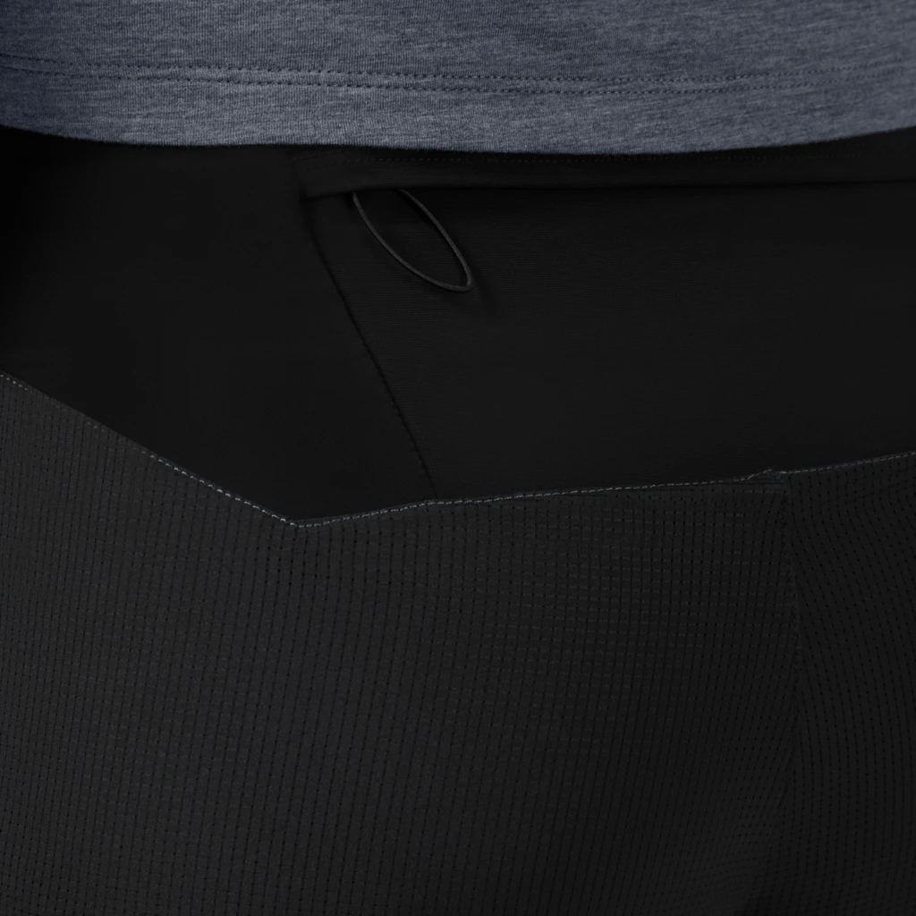 On Running On Lightweight Shorts Hardloopbroek - Dark & Black 8 On Running On Lightweight Shorts Hardloopbroek - Dark & Black - Afbeelding 6