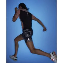 On Running On Lightweight Shorts Lumos Hardloopbroek - Zwart 14 On Running On Lightweight Shorts Lumos Hardloopbroek - Zwart -On Running Winkel on lightweight shorts lumos black 4 1554810