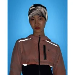 On Running On Lumos Beanie - Zwart -On Running Winkel on lumos beanie black 4 1554990