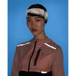 On Running On Lumos Hoofdband - Zwart -On Running Winkel on lumos headband black 3 1554993