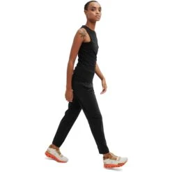 On Running On Movement Tank Women Running Shirt - Black -On Running Winkel on movement tank women running shirt black 3 1152247