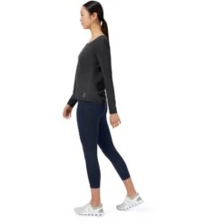 On Running On Performance Long-T Dames Shirt Met Lange Mouwen - Black 10 On Running On Performance Long-T Dames Shirt Met Lange Mouwen - Black -On Running Winkel on performance long t women long sleeve running shirt black 3 948937