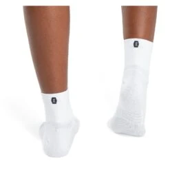 On Running On Performance Mid Dames Hardloopsokken - White & Ivory -On Running Winkel on performance mid sock women white ivory 2 1435283