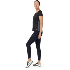 On Running On Performance-T Dames Hardloopshirt - Black & Dark -On Running Winkel on performance t women running shirt black dark 3 948916