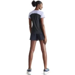 On Running On Performance-T Dames Hardloopshirt - Lavender & Black -On Running Winkel on performance t women running shirt lavender black 2 1549891