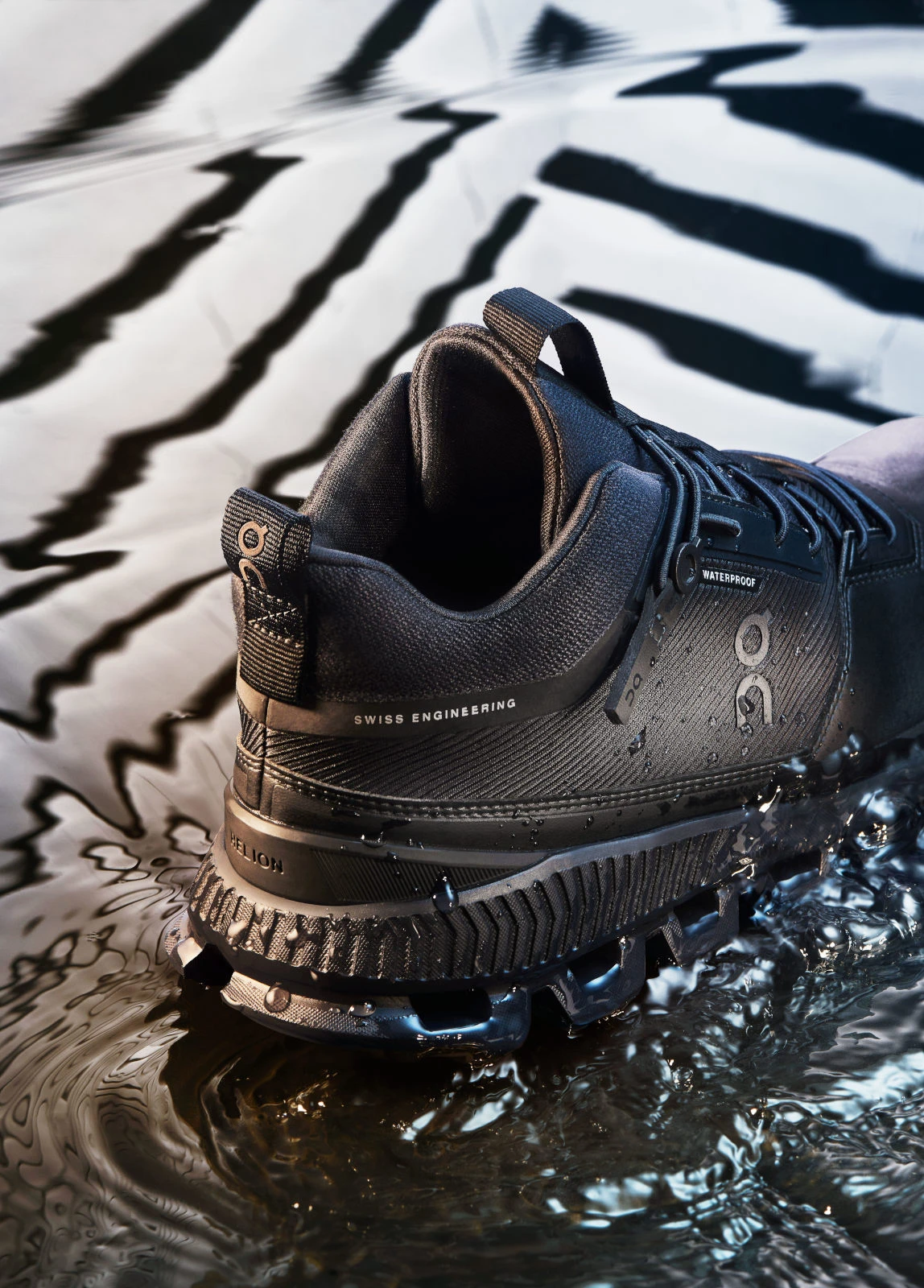 On Running On Cloud Hi Waterproof Women's Shoe - All Black 10 On Running On Cloud Hi Waterproof Women's Shoe - All Black - Afbeelding 8