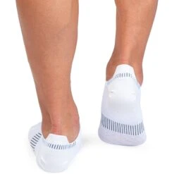 On Running On Ultralight Low Sock - White & Black -On Running Winkel on running ultralight low sock white black 4 1263790