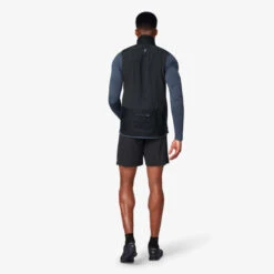 On Running On Weather Vest - Black -On Running Winkel on running weather vest black 05 858829