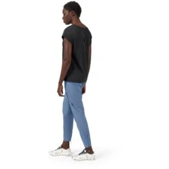 On Running On T Women T-Shirt - Black -On Running Winkel on t women running shirt black 3 948888