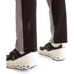 On Running On Trek Pants Herren Outdoor-Broek - Zinc & Black -On Running Winkel on trek pants zinc black 7 1531811
