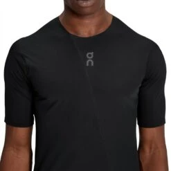 On Running On Ultra-T Hardloopshirt Heren - Zwart -On Running Winkel on ultra t running shirt men black 4 1516044
