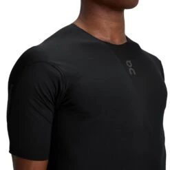 On Running On Ultra-T Hardloopshirt Heren - Zwart -On Running Winkel on ultra t running shirt men black 5 1516045