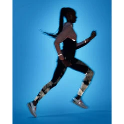 On Running On Weather Lumos Dames Hardloopjack - Woodrose & Black -On Running Winkel on weather lumos laufjacke damen woodrose 9 1558286