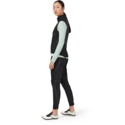 On Running On Weather Vest Women - Black 10 On Running On Weather Vest Women - Black -On Running Winkel on weather vest women black 3 949077