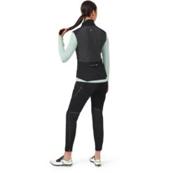 On Running On Weather Vest Women - Black 11 On Running On Weather Vest Women - Black -On Running Winkel on weather vest women black 4 949078